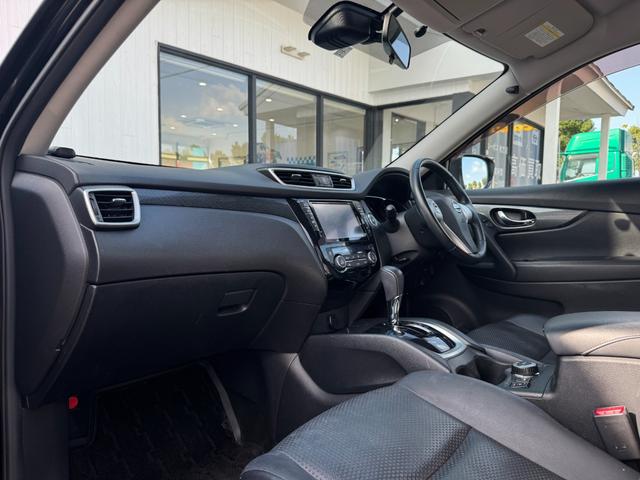 エクストレイル ２０Ｘ　エマージェンシーブレーキパッケージ　純正ナビ　ＥＴＣ　バックカメラ　純正フリップダウン　アイドリングストップ　シートヒーター　合皮シート　ステアリングスイッチ　４ＷＤ　フルセグ視聴　Ｂｌｕｅｔｏｏｈｔ接続（13枚目）