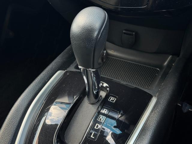 エクストレイル ２０Ｘ　エマージェンシーブレーキパッケージ　純正ナビ　ＥＴＣ　バックカメラ　純正フリップダウン　アイドリングストップ　シートヒーター　合皮シート　ステアリングスイッチ　４ＷＤ　フルセグ視聴　Ｂｌｕｅｔｏｏｈｔ接続（35枚目）