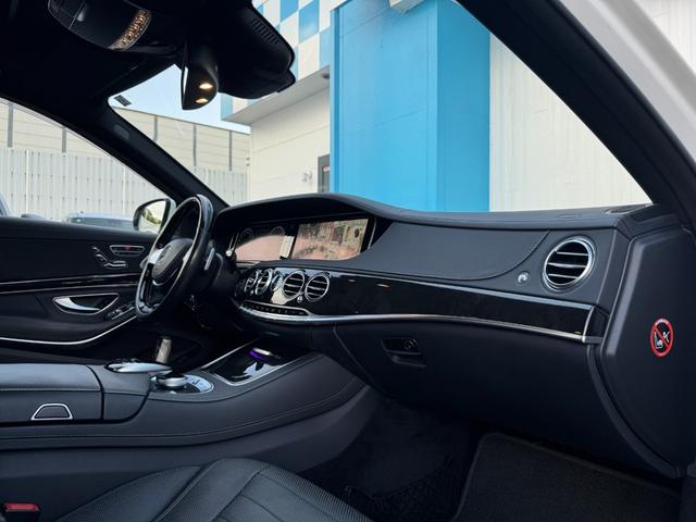 Sクラス S400hエクスクルーシブ 純正ナビ ETC 全方位カメラ パノラマルーフ 黒革シート AMGアルミホイール 全席シートヒーター シートクーラー 左ハンドル パワーバックドア フルセグ視聴 Bluetooth接続(14枚目)