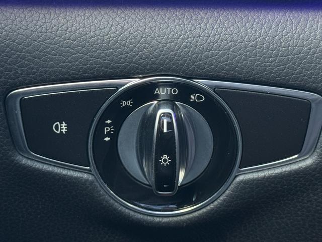 Sクラス S400hエクスクルーシブ 純正ナビ ETC 全方位カメラ パノラマルーフ 黒革シート AMGアルミホイール 全席シートヒーター シートクーラー 左ハンドル パワーバックドア フルセグ視聴 Bluetooth接続(29枚目)