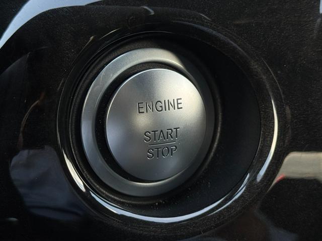 Sクラス S400hエクスクルーシブ 純正ナビ ETC 全方位カメラ パノラマルーフ 黒革シート AMGアルミホイール 全席シートヒーター シートクーラー 左ハンドル パワーバックドア フルセグ視聴 Bluetooth接続(33枚目)