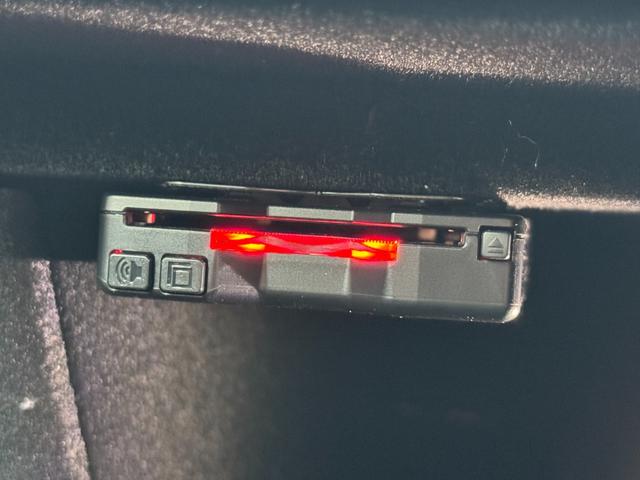 3008 GT 純正CAR PLAY ETC 全方位カメラ ハーフレザーシート シートヒーター パワーバックドア プッシュスタート ワイヤレス充電 ステアリングスイッチ Bluetooth接続(17枚目)