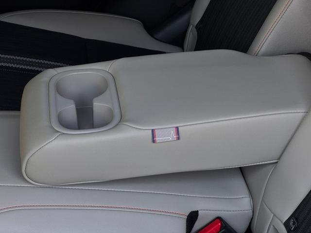 ヴェゼル ｅ：ＨＥＶ　ＰＬａＹ　純正ナビ　ＥＴＣ２．０　バックカメラ　純正Ｄオプションエアロ　シートヒーター　ハーフレザーシート　ステアリングヒーター　クルーズコントロール　ワイヤレス充電　フルセグ視聴　Ｂｌｕｅｔｏｏｈ接続（22枚目）