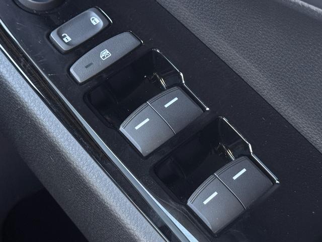 ヴェゼル ｅ：ＨＥＶ　ＰＬａＹ　純正ナビ　ＥＴＣ２．０　バックカメラ　純正Ｄオプションエアロ　シートヒーター　ハーフレザーシート　ステアリングヒーター　クルーズコントロール　ワイヤレス充電　フルセグ視聴　Ｂｌｕｅｔｏｏｈ接続（30枚目）