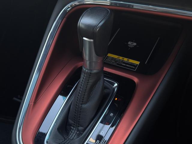 ヴェゼル ｅ：ＨＥＶ　ＰＬａＹ　純正ナビ　ＥＴＣ２．０　バックカメラ　純正Ｄオプションエアロ　シートヒーター　ハーフレザーシート　ステアリングヒーター　クルーズコントロール　ワイヤレス充電　フルセグ視聴　Ｂｌｕｅｔｏｏｈ接続（41枚目）