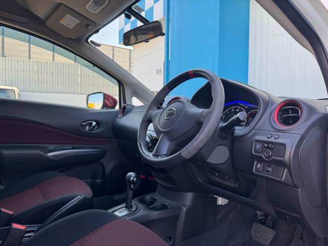 ノート ニスモ　純正ナビ　ＥＴＣ　バックカメラ　アイドリングストップ　電動電格ミラー　プッシュスタート　ニスモ専用ステアリング　専用アルミホイール　ワンオーナー車　Ｂｌｕｅｔｏｏｔｈ接続（11枚目）