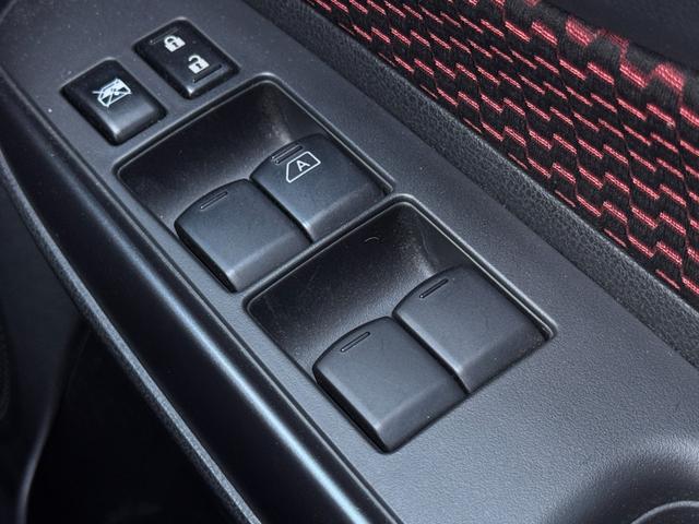 ノート ニスモ　純正ナビ　ＥＴＣ　バックカメラ　アイドリングストップ　電動電格ミラー　プッシュスタート　ニスモ専用ステアリング　専用アルミホイール　ワンオーナー車　Ｂｌｕｅｔｏｏｔｈ接続（26枚目）