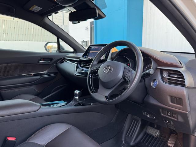 C-HR G 純正9インチナビ ETC バックカメラ ハーフレザーシート 電動パーキングブレーキ クルーズコントロール ステアリングスイッチ シートヒーター Bluetooth接続 フルセグ視聴(11枚目)