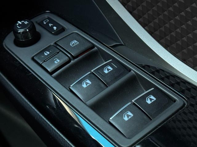 C-HR G 純正9インチナビ ETC バックカメラ ハーフレザーシート 電動パーキングブレーキ クルーズコントロール ステアリングスイッチ シートヒーター Bluetooth接続 フルセグ視聴(28枚目)