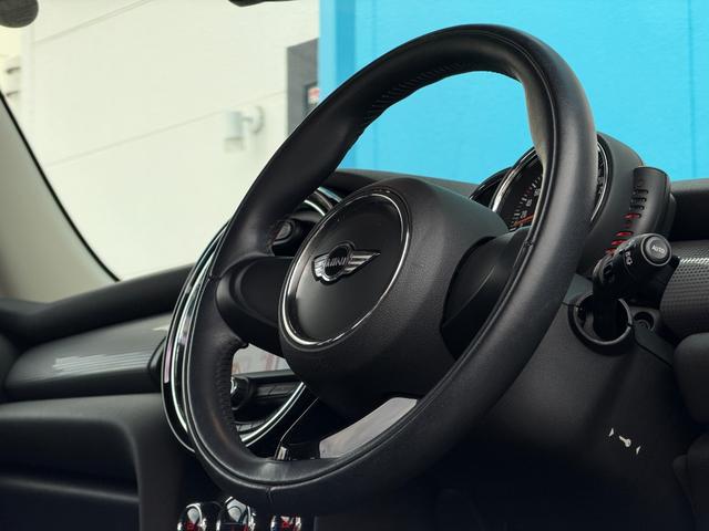 MINI クーパー 純正ナビ ETC プッシュスタート アイドリングストップ 横滑り防止装置 前後ドライブレコーダー LEDヘッドライト LEDフォグランプ Bluetooth接続 AUX接続(22枚目)