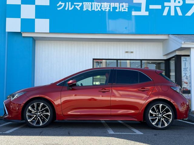 カローラスポーツ Ｇ　Ｚ　純正ナビ　ＥＴＣ　バックカメラ　６速ＭＴ　社外マフラー　ステアリングスイッチ　クルーズコントロール　プッシュスタート　シートヒーター　電動パーキングブレーキ　フルセグ視聴　Ｂｌｕｅｔｏｏｔｈ接続（11枚目）
