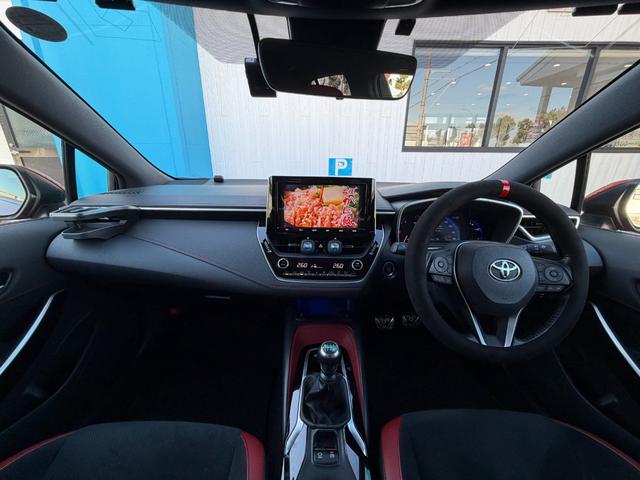 カローラスポーツ Ｇ　Ｚ　純正ナビ　ＥＴＣ　バックカメラ　６速ＭＴ　社外マフラー　ステアリングスイッチ　クルーズコントロール　プッシュスタート　シートヒーター　電動パーキングブレーキ　フルセグ視聴　Ｂｌｕｅｔｏｏｔｈ接続（18枚目）