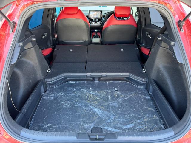 カローラスポーツ Ｇ　Ｚ　純正ナビ　ＥＴＣ　バックカメラ　６速ＭＴ　社外マフラー　ステアリングスイッチ　クルーズコントロール　プッシュスタート　シートヒーター　電動パーキングブレーキ　フルセグ視聴　Ｂｌｕｅｔｏｏｔｈ接続（26枚目）