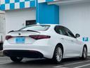 ジュリア ベースグレード　ＣＡＲ　ＰＬＡＹ接続　ＥＴＣ　バックカメラ　アイドリングストップ　ステアリングスイッチ　クルーズコントロール　プッシュスタート　Ｂｌｕｅｔｏｏｔｈ接続（7枚目）