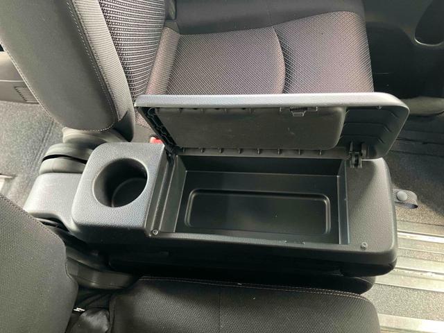 セレナ ハイウェイスター　Ｊパッケージ　ＥＴＣ　バックカメラ　オートクルーズコントロール　両側電動スライドドア　オートライト　ＨＩＤ　スマートキー　電動格納ミラー　後席モニター　３列シート　ＣＶＴ　アルミホイール（11枚目）