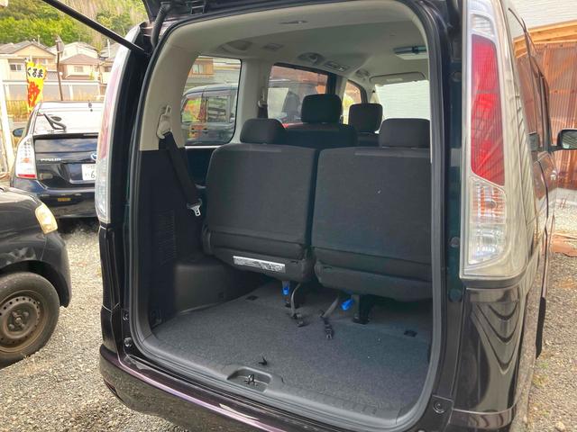 セレナ ハイウェイスター　Ｊパッケージ　ＥＴＣ　バックカメラ　オートクルーズコントロール　両側電動スライドドア　オートライト　ＨＩＤ　スマートキー　電動格納ミラー　後席モニター　３列シート　ＣＶＴ　アルミホイール（19枚目）