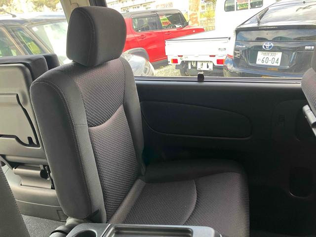 セレナ ハイウェイスター　Ｊパッケージ　ＥＴＣ　バックカメラ　オートクルーズコントロール　両側電動スライドドア　オートライト　ＨＩＤ　スマートキー　電動格納ミラー　後席モニター　３列シート　ＣＶＴ　アルミホイール（26枚目）