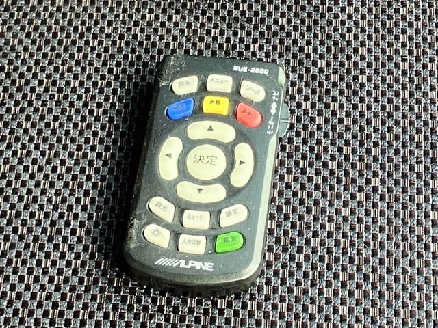 セレナ ハイウェイスター　Ｊパッケージ　ＥＴＣ　バックカメラ　オートクルーズコントロール　両側電動スライドドア　オートライト　ＨＩＤ　スマートキー　電動格納ミラー　後席モニター　３列シート　ＣＶＴ　アルミホイール（41枚目）