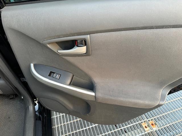 プリウス S ワンセグ・SDナビ・バックカメラ・ETC・外品アルミ・盗難防止装置(55枚目)