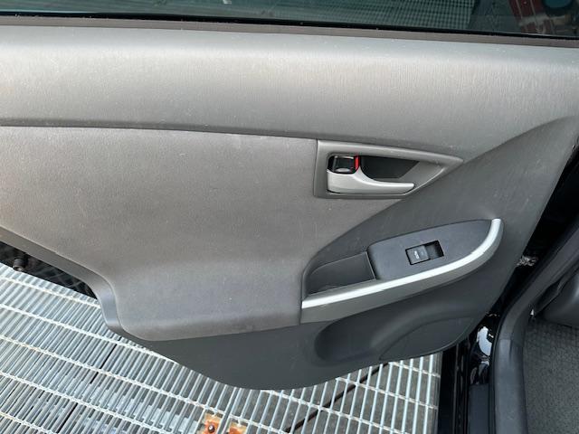 プリウス S ワンセグ・SDナビ・バックカメラ・ETC・外品アルミ・盗難防止装置(57枚目)