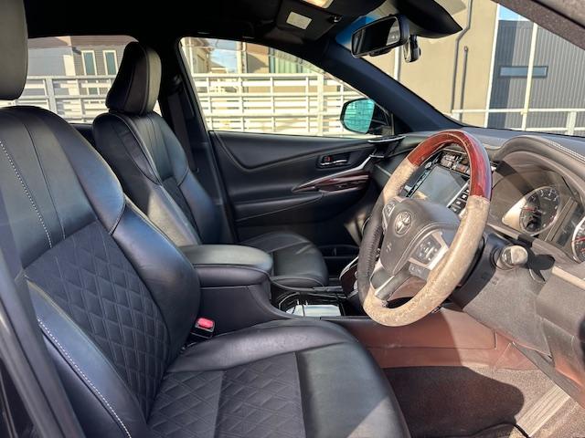 ハリアー プレミアム　アドバンスドパッケージ　ハーフレザーシート／パノラミックビューモニター／前後ドラレコ／フルセグ・Ｂｌｕｅｔｏｏｔｈ／衝突時軽減ブレーキ／シートヒーター／電動リアゲート（52枚目）