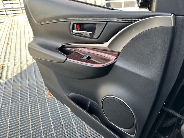 ハリアー プレミアム　アドバンスドパッケージ　ハーフレザーシート／パノラミックビューモニター／前後ドラレコ／フルセグ・Ｂｌｕｅｔｏｏｔｈ／衝突時軽減ブレーキ／シートヒーター／電動リアゲート（65枚目）