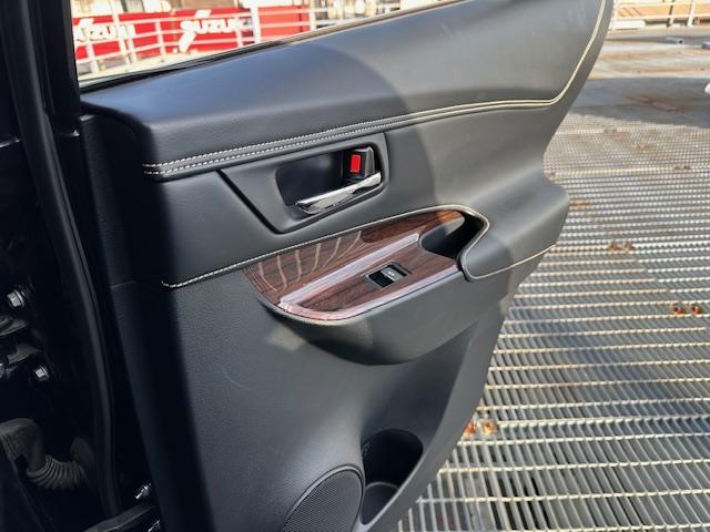 ハリアー プレミアム　アドバンスドパッケージ　ハーフレザーシート／パノラミックビューモニター／前後ドラレコ／フルセグ・Ｂｌｕｅｔｏｏｔｈ／衝突時軽減ブレーキ／シートヒーター／電動リアゲート（67枚目）