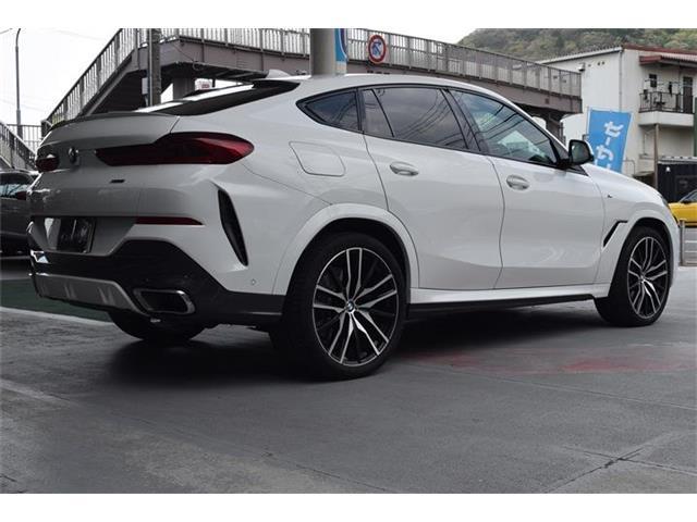 Ｘ６ ｘＤｒｉｖｅ　３５ｄ　Ｍスポーツ　オプションナビ　マニュアルモード付　２２インチアルミホイール　ブルーキャリパー（34枚目）