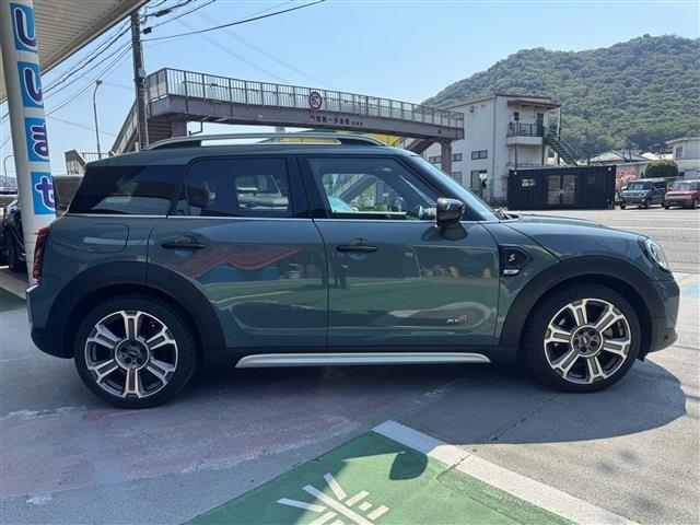 ＭＩＮＩ クーパーＤ　クロスオーバー　オール４・トリム　クーパー　ＳＤ　オール４　４ＷＤ　純正ナビ　ＡＭ　ＦＭ　ＢＴ　バックカメラ　アダプティブクルーズコントロール　Ｄ／Ｎ席シートヒーター　パワーバックドア　衝突軽減ブレーキ　純正１９インチアルミホイール（38枚目）