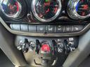 クーパーＤ　クロスオーバー　オール４・トリム　クーパー　ＳＤ　オール４　４ＷＤ　純正ナビ　ＡＭ　ＦＭ　ＢＴ　バックカメラ　アダプティブクルーズコントロール　Ｄ／Ｎ席シートヒーター　パワーバックドア　衝突軽減ブレーキ　純正１９インチアルミホイール（17枚目）