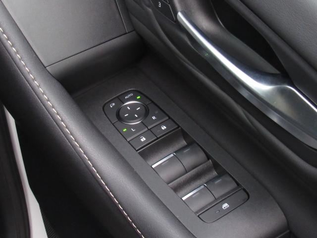 アルファード Ｚ　ユーザー買取車　／　デジタルインナーミラー／　左右独立ムーンルーフ　／　パノラミックビューモニター　／　ブラインドスポットモニター　／　電動シェード　／　１４インチディスプレイオーディオ　／　ＥＴＣ（40枚目）