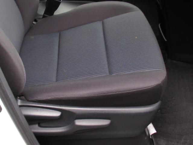 ノア ハイブリッドＸ　当社レンタルアップ車　／　ＬＥＤヘッドライト　／　ＤＶＤ，ＣＤ　／　地デジＴＶ　／　クルーズコントロール　／　ＥＴＣ車載器　／　オートライト　／　片側電動スライドドア　／（19枚目）