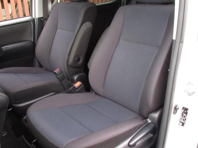 ノア ハイブリッドＸ　当社レンタルアップ車　／　ＬＥＤヘッドライト　／　ＤＶＤ，ＣＤ　／　地デジＴＶ　／　クルーズコントロール　／　ＥＴＣ車載器　／　オートライト　／　片側電動スライドドア　／（20枚目）