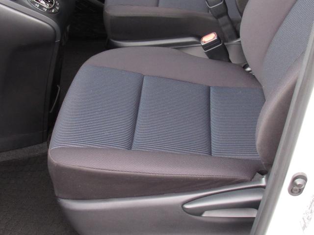 ノア ハイブリッドＸ　当社レンタルアップ車　／　ＬＥＤヘッドライト　／　ＤＶＤ，ＣＤ　／　地デジＴＶ　／　クルーズコントロール　／　ＥＴＣ車載器　／　オートライト　／　片側電動スライドドア　／（21枚目）