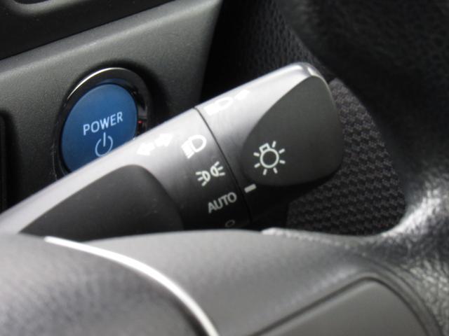 ノア ハイブリッドＸ　当社レンタルアップ車　／　ＬＥＤヘッドライト　／　ＤＶＤ，ＣＤ　／　地デジＴＶ　／　クルーズコントロール　／　ＥＴＣ車載器　／　オートライト　／　片側電動スライドドア　／（31枚目）