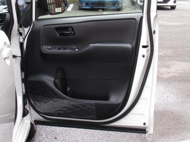 ノア ハイブリッドＸ　当社レンタルアップ車　／　ＬＥＤヘッドライト　／　ＤＶＤ，ＣＤ　／　地デジＴＶ　／　クルーズコントロール　／　ＥＴＣ車載器　／　オートライト　／　片側電動スライドドア　／（55枚目）