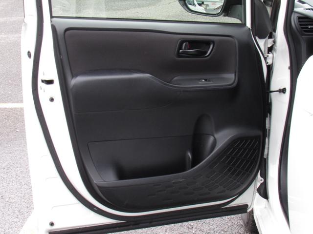 ノア ハイブリッドＸ　当社レンタルアップ車　／　ＬＥＤヘッドライト　／　ＤＶＤ，ＣＤ　／　地デジＴＶ　／　クルーズコントロール　／　ＥＴＣ車載器　／　オートライト　／　片側電動スライドドア　／（56枚目）