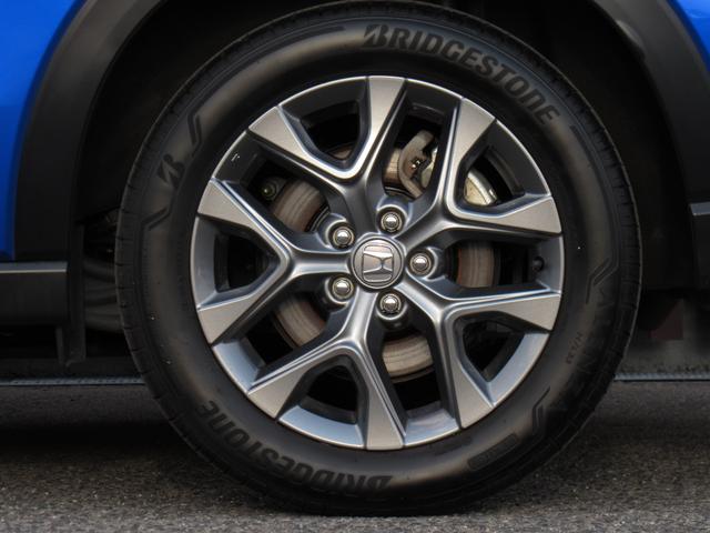 �P�W�C���`�����A���~�z�C�[���I�^�C���̓u���a�X�g���E�A�����U�𑕒��B