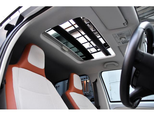 アップ! ハイ アップ! 2025年大阪モーターショー出展デモカー パノラマサンルーフ IMPLUSリフトアップスプリング 新品各パーツ(クリムゾンDEANアルミホイール TOYOホワイトリボンタイヤ THULEルーフバスケット) 前後バンパーカスタムペイント 禁煙車(10枚目)