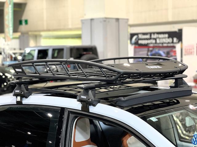 アップ! ハイ アップ! 2025年大阪モーターショー出展デモカー パノラマサンルーフ IMPLUSリフトアップスプリング 新品各パーツ(クリムゾンDEANアルミホイール TOYOホワイトリボンタイヤ THULEルーフバスケット) 前後バンパーカスタムペイント 禁煙車(79枚目)