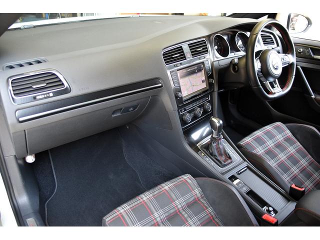 ゴルフＧＴＩ パフォーマンス　ワンオーナー　新品カスタムコンプリート　ワンオーナー　５００台限定車　新品ＢＣＲＡＣＩＮＧ車高調　新品Ｒｏｔｉｆｏｒｍ　新品タイヤ　パフォーマンス専用チューニングエンジン　専用ビックブレーキキット　アルカンターラハーフレザーシート（21枚目）