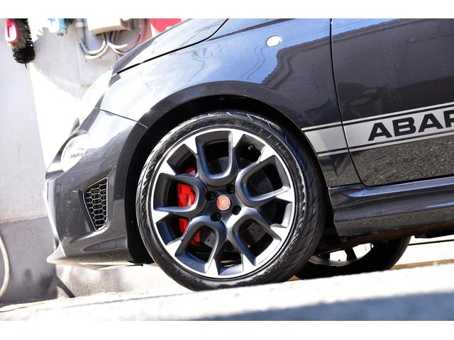 アバルト595 コンペティツィオーネ 左ハンドル 70周年記念車 左ハンドル 70th記念車 下取り車両 ワンオーナー 社外ディスプレイオーディオ コートテクトフロントガラス バックソナー レコードモンツァマフラー フロント&リアフォグランプ ブレンボ(22枚目)