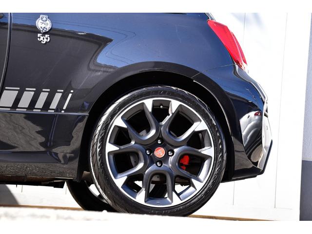アバルト595 コンペティツィオーネ 左ハンドル 70周年記念車 左ハンドル 70th記念車 下取り車両 ワンオーナー 社外ディスプレイオーディオ コートテクトフロントガラス バックソナー レコードモンツァマフラー フロント&リアフォグランプ ブレンボ(23枚目)