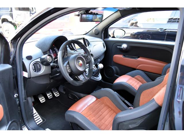 アバルト595 コンペティツィオーネ 左ハンドル 70周年記念車 左ハンドル 70th記念車 下取り車両 ワンオーナー 社外ディスプレイオーディオ コートテクトフロントガラス バックソナー レコードモンツァマフラー フロント&リアフォグランプ ブレンボ(24枚目)
