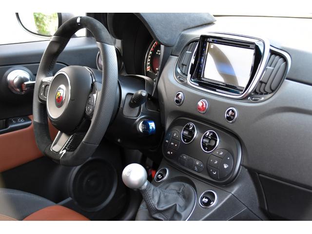 アバルト595 コンペティツィオーネ 左ハンドル 70周年記念車 左ハンドル 70th記念車 下取り車両 ワンオーナー 社外ディスプレイオーディオ コートテクトフロントガラス バックソナー レコードモンツァマフラー フロント&リアフォグランプ ブレンボ(39枚目)