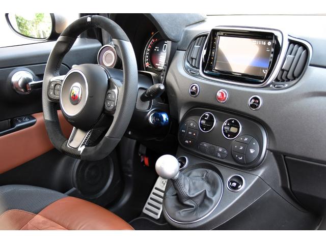 アバルト595 コンペティツィオーネ 左ハンドル 70周年記念車 左ハンドル 70th記念車 下取り車両 ワンオーナー 社外ディスプレイオーディオ コートテクトフロントガラス バックソナー レコードモンツァマフラー フロント&リアフォグランプ ブレンボ(54枚目)