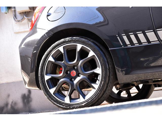 アバルト595 コンペティツィオーネ 左ハンドル 70周年記念車 左ハンドル 70th記念車 下取り車両 ワンオーナー 社外ディスプレイオーディオ コートテクトフロントガラス バックソナー レコードモンツァマフラー フロント&リアフォグランプ ブレンボ(74枚目)