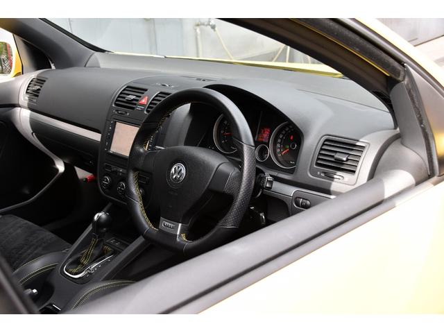 ゴルフ GTI ピレリ GTI ピレリ(5名) 1000台限定車!P-ZEROトレッドパターン専用シート!ピレリ専用チューニング!直噴ターボエンジン230ps!ピレリ限定専用18インチアルミホイール! シートヒーター 禁煙車(9枚目)