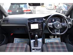 �֣�����Ź���������������������������󡪸��֣������ǥ����顼�ᥫ�˥å��������륹�����åդ����󤹤�֣פ˶�����Ź���߸����������ʾ�ǥ�������֡������֡��Ρ��ޥ��·���Ƥޤ��� 3