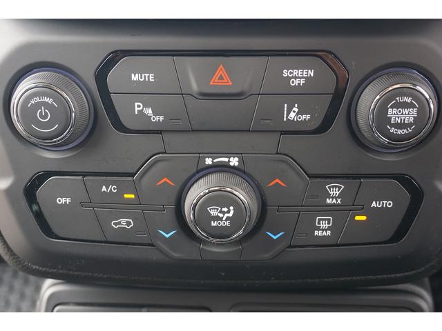 ジープ・レネゲード リミテッド　スマキー　前後ドラレコ　バックカメラ　アダプティブクルーズコントロール　運転席パワーシート　ＥＴＣ２．０　オートエアコン　シートヒーター　ハンドルヒーター　Ｂｌｕｅｔｏｏｔｈ　ＵＳＢ　ＡＵＸ（24枚目）
